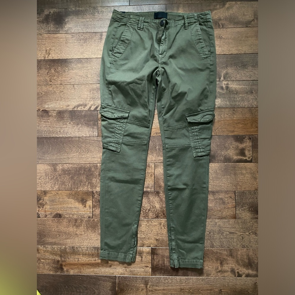 Vince cargo pants khaki green size 29